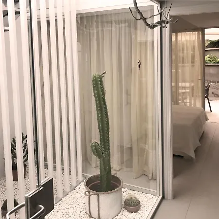 Cosy 2 Bedroom Apartment In La Caleta, Tenerife Daire