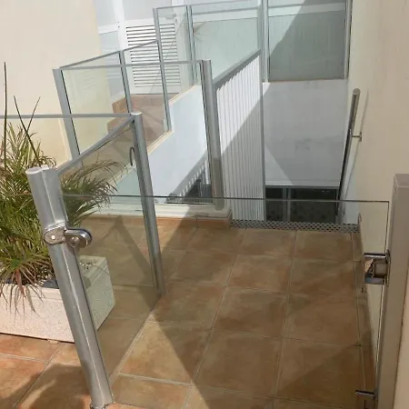 Cosy 2 Bedroom Apartment In La Caleta, Tenerife Daire