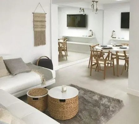 Cosy 2 Bedroom Apartment In La Caleta, Tenerife Costa Adeje (Tenerife)