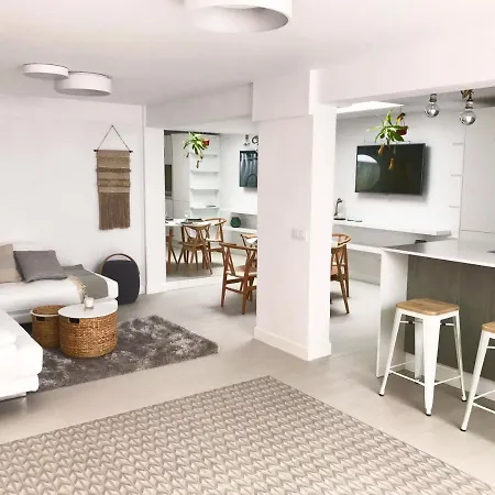 Cosy 2 Bedroom Apartment In La Caleta, Tenerife